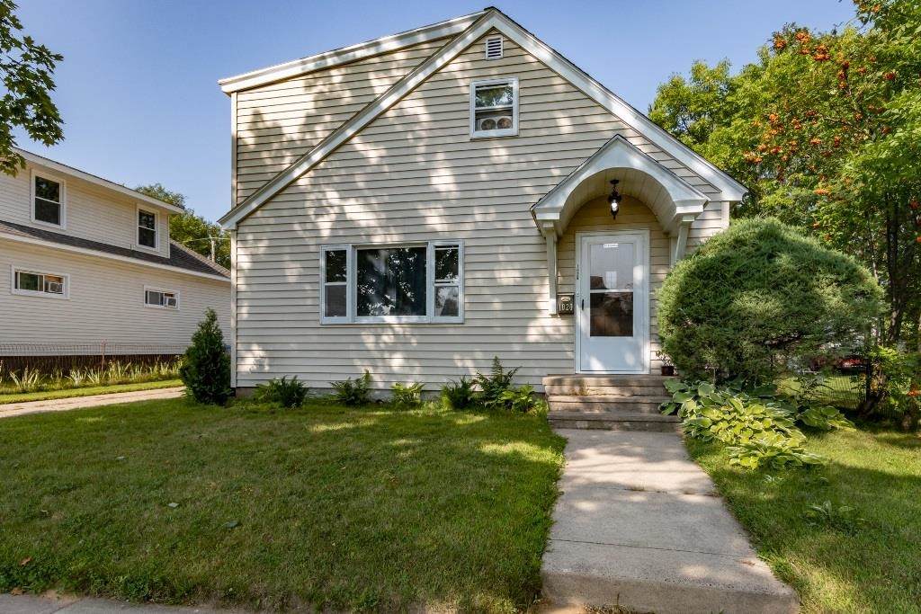 1020 10TH AVENUE - Photo 1
