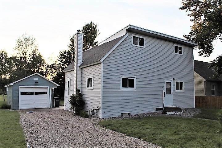 231 17TH STREET NORTH - Photo 1