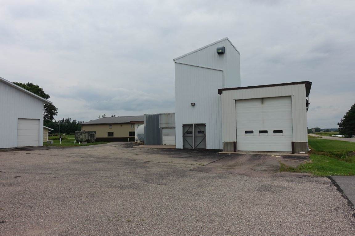 10498 Mayflower Road - Photo 1