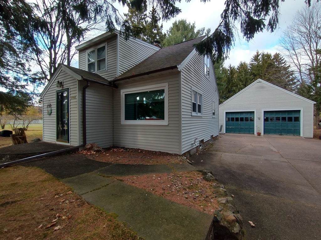 2002 Bloedel Avenue - Photo 1