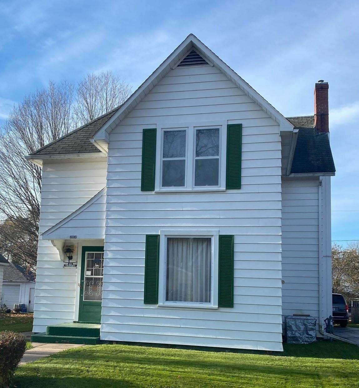 606 Wisconsin Street - Photo 1