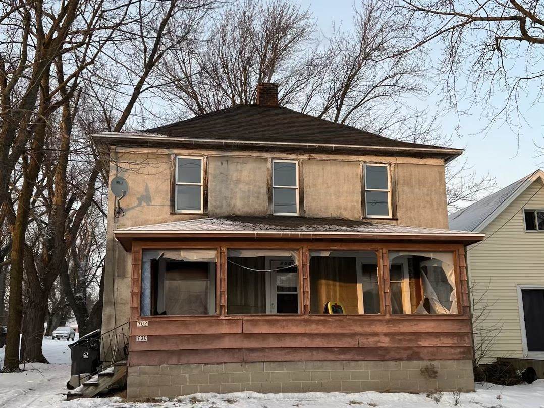 700/701 Main Street - Photo 1