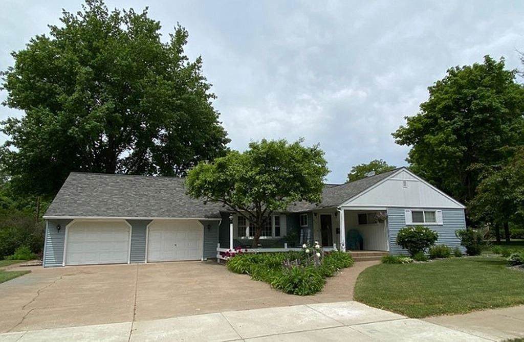 911 9TH STREET - Photo 1