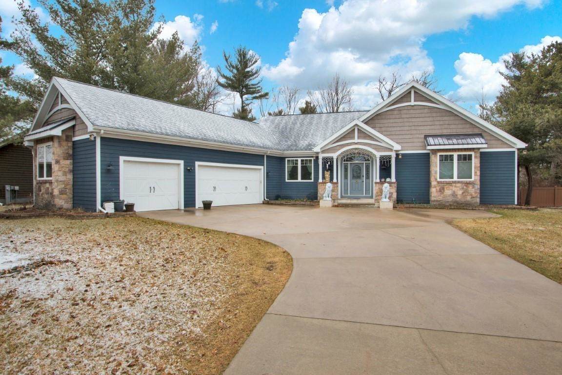 4440 River Drive - Photo 1