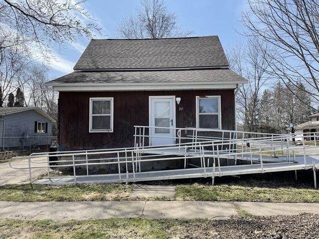 207 Chestnut Street - Photo 1