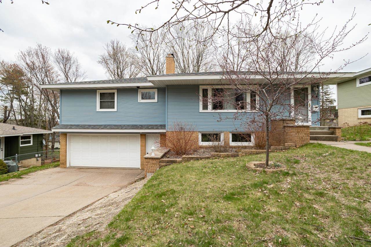 1617 1ST AVENUE - Photo 1