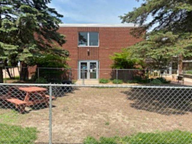 208 Chestnut Avenue - Photo 1