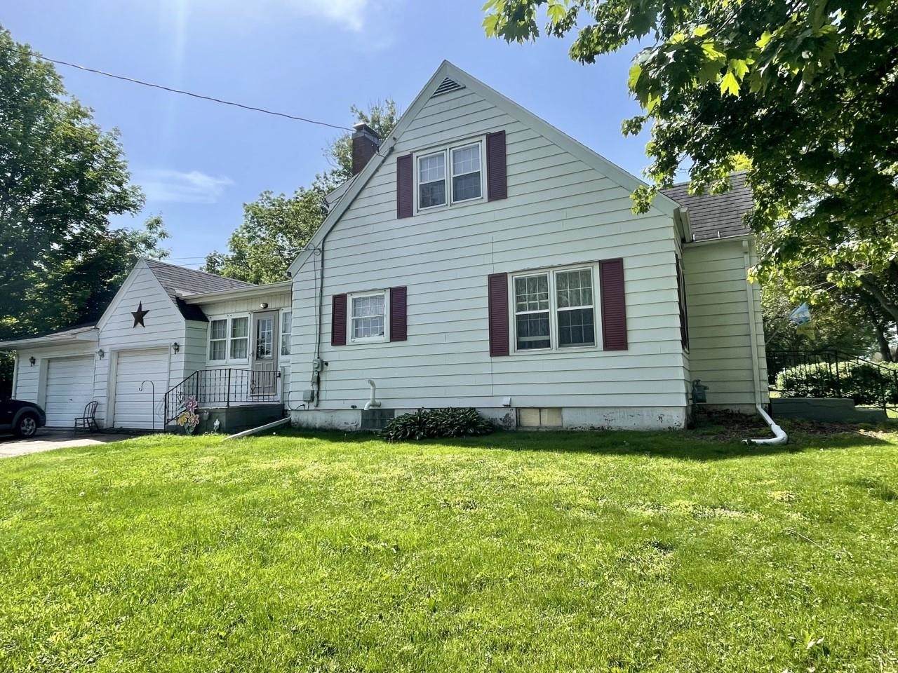 35 Grand Avenue - Photo 1