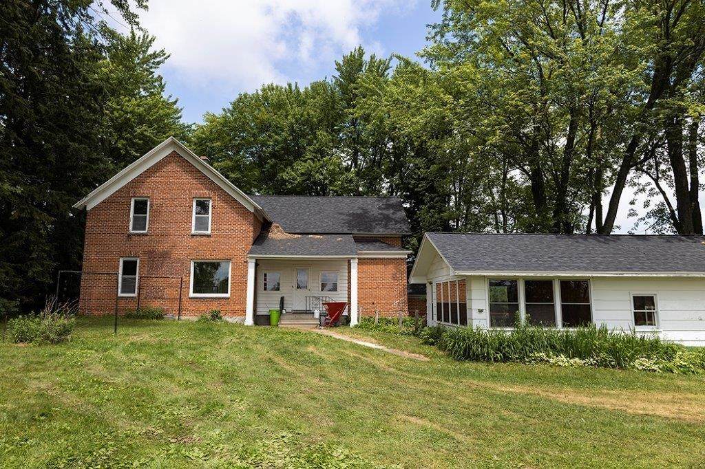 145373 Stettin Drive - Photo 1