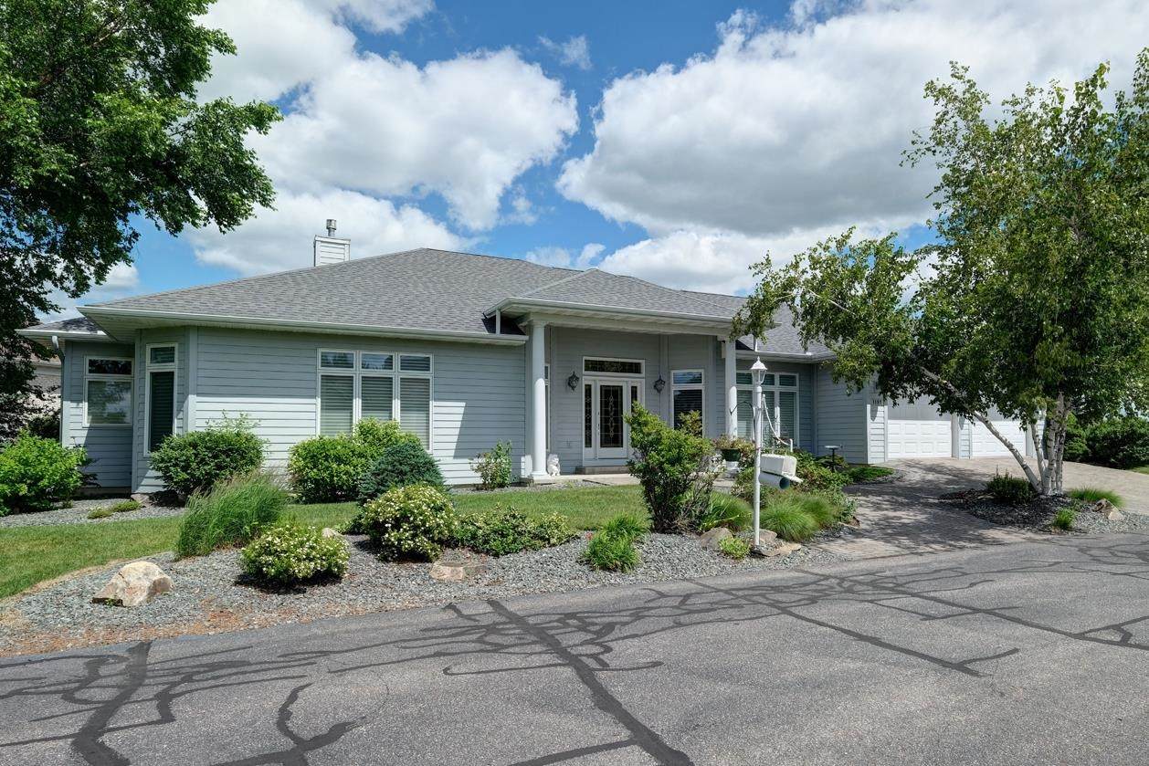 1137 Eastview Drive - Photo 1