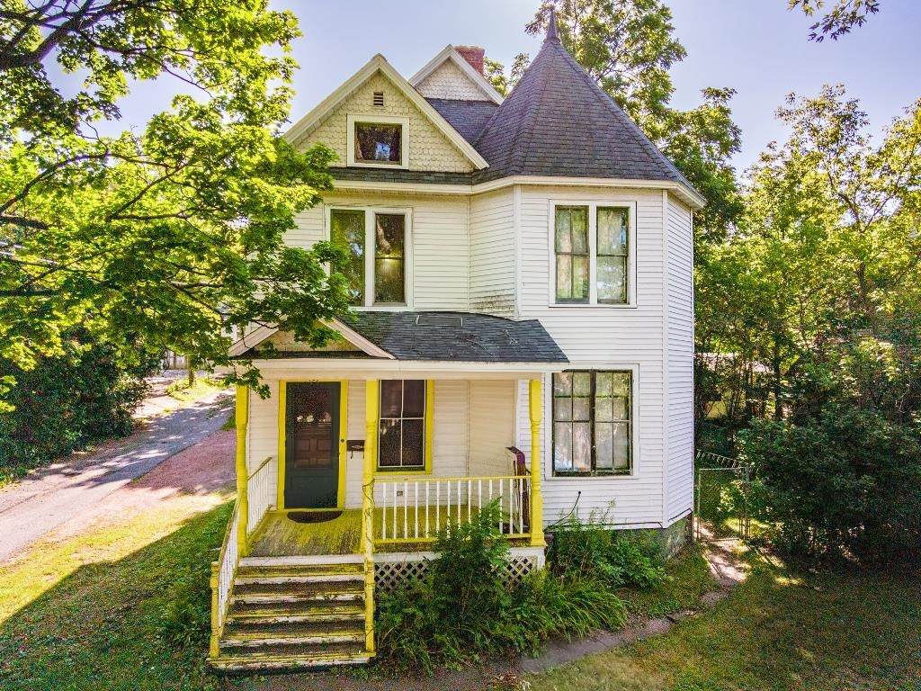 407 La Salle Street - Photo 1