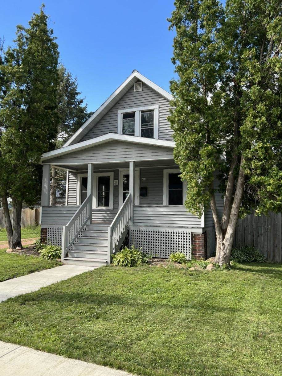 924 Bukolt Avenue - Photo 1