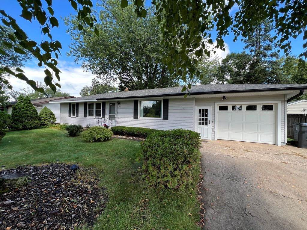 527 Chestnut Street - Photo 1