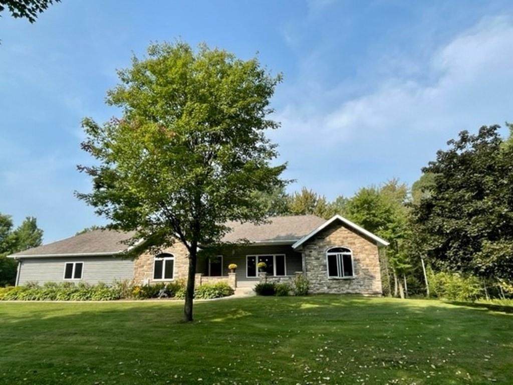 238680 Woodlot Road - Photo 1