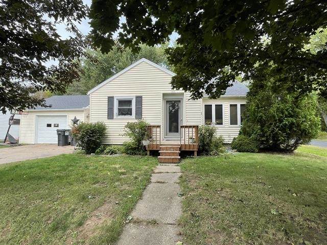 909 8TH STREET - Photo 1