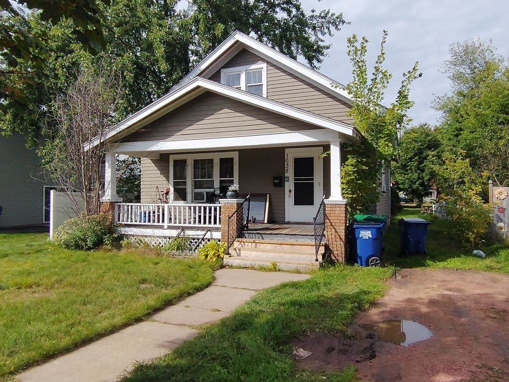 1038 7TH AVENUE - Photo 1