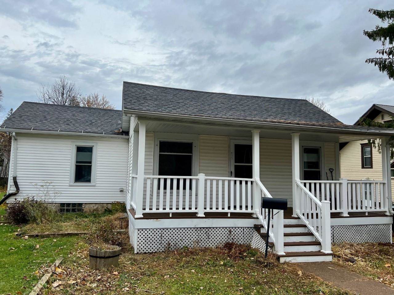 411 4TH STREET - Photo 1