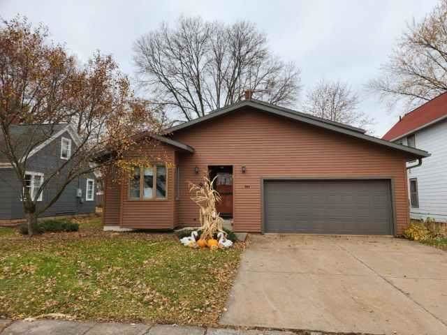 121 West Street - Photo 1
