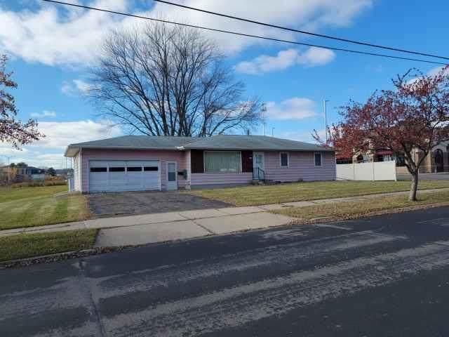 1702 Peach Avenue - Photo 1