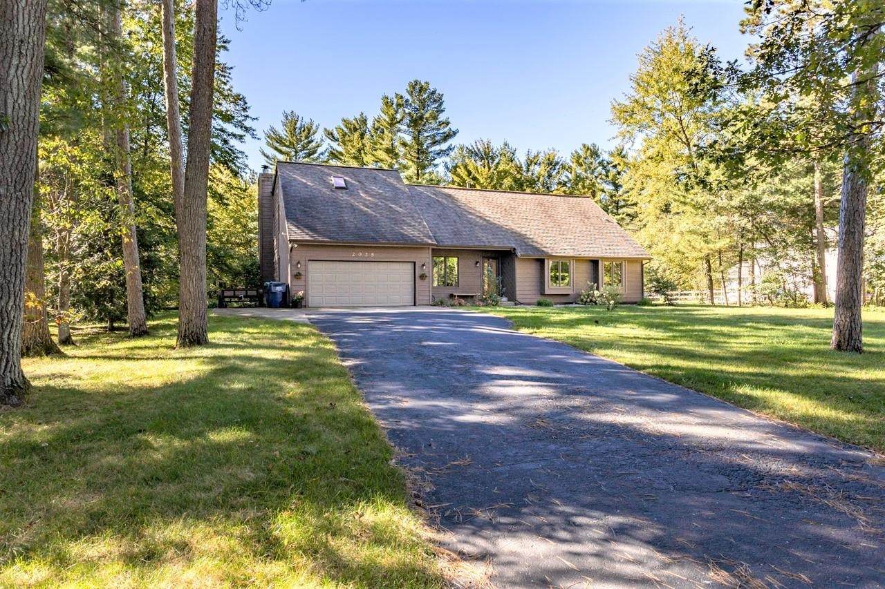 2025 Circle Drive - Photo 1