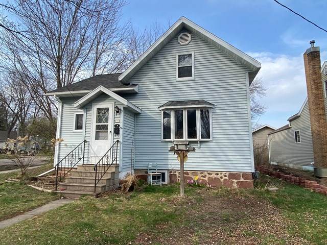611 4TH STREET - Photo 1