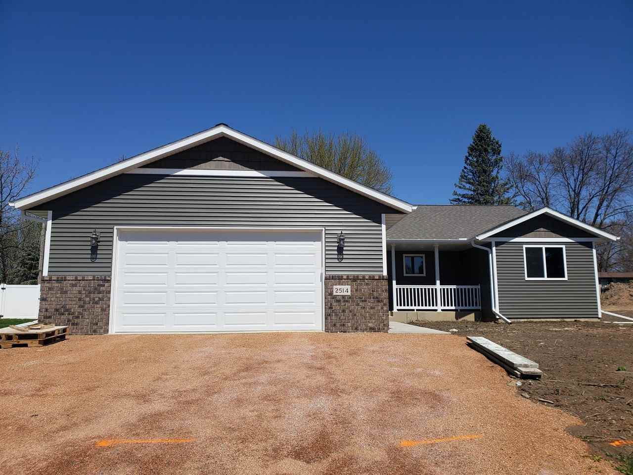 404 Juno Avenue - Photo 1