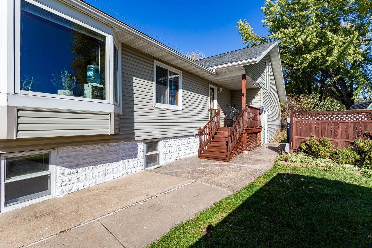 302 Spence Street - Photo 1
