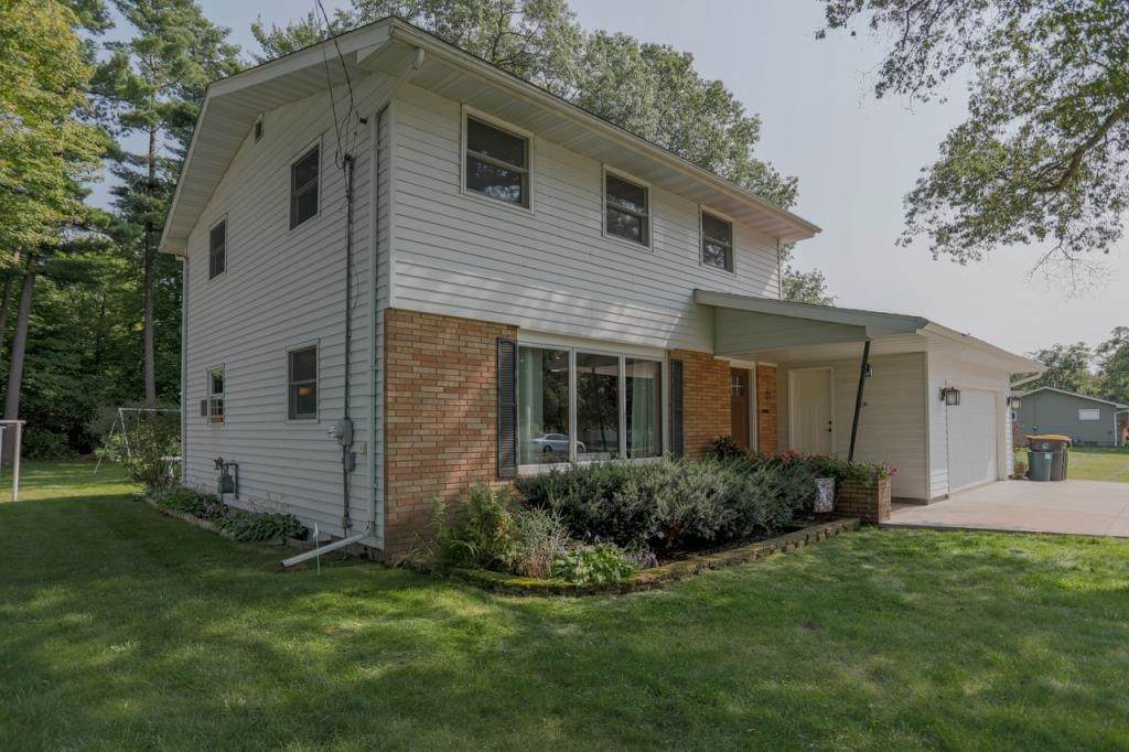 5101 Maple Street - Photo 1