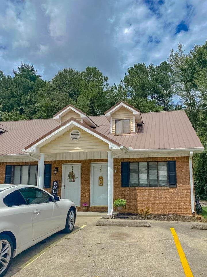 900 Cascade Drive - Photo 1