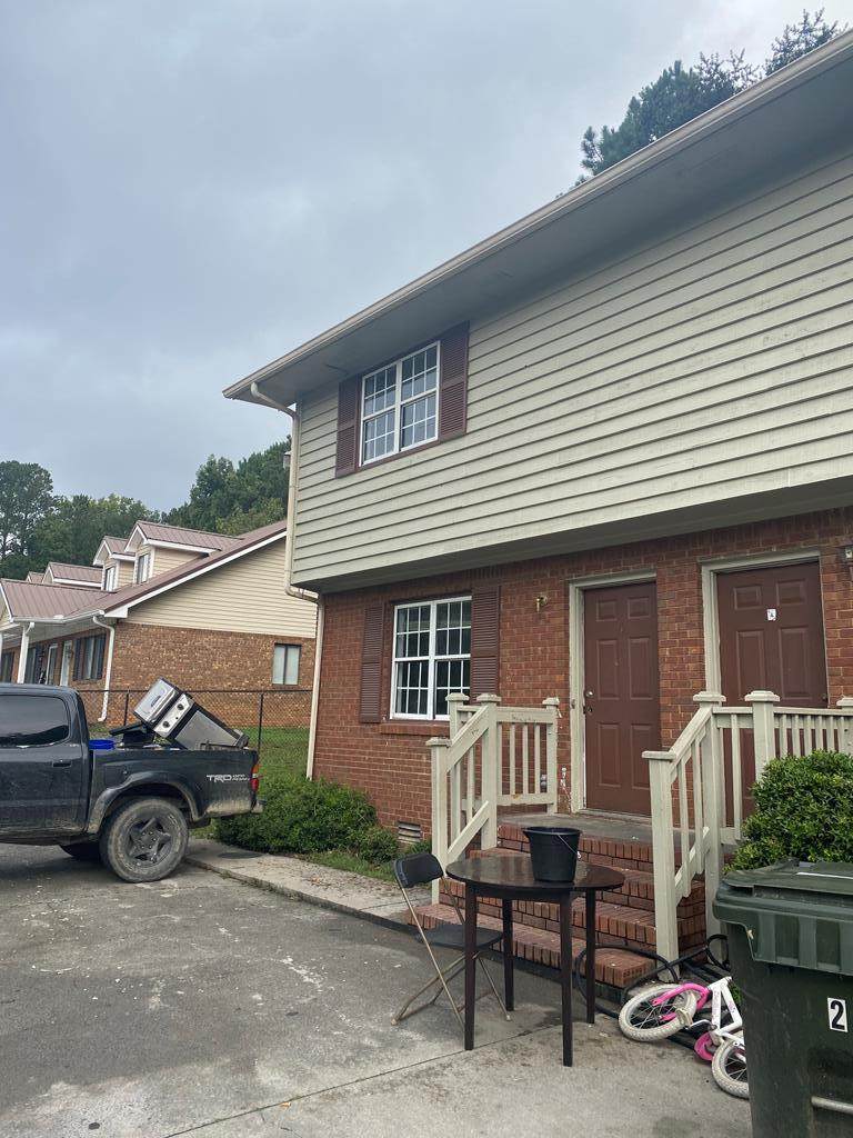 900 Cascade Drive - Photo 1