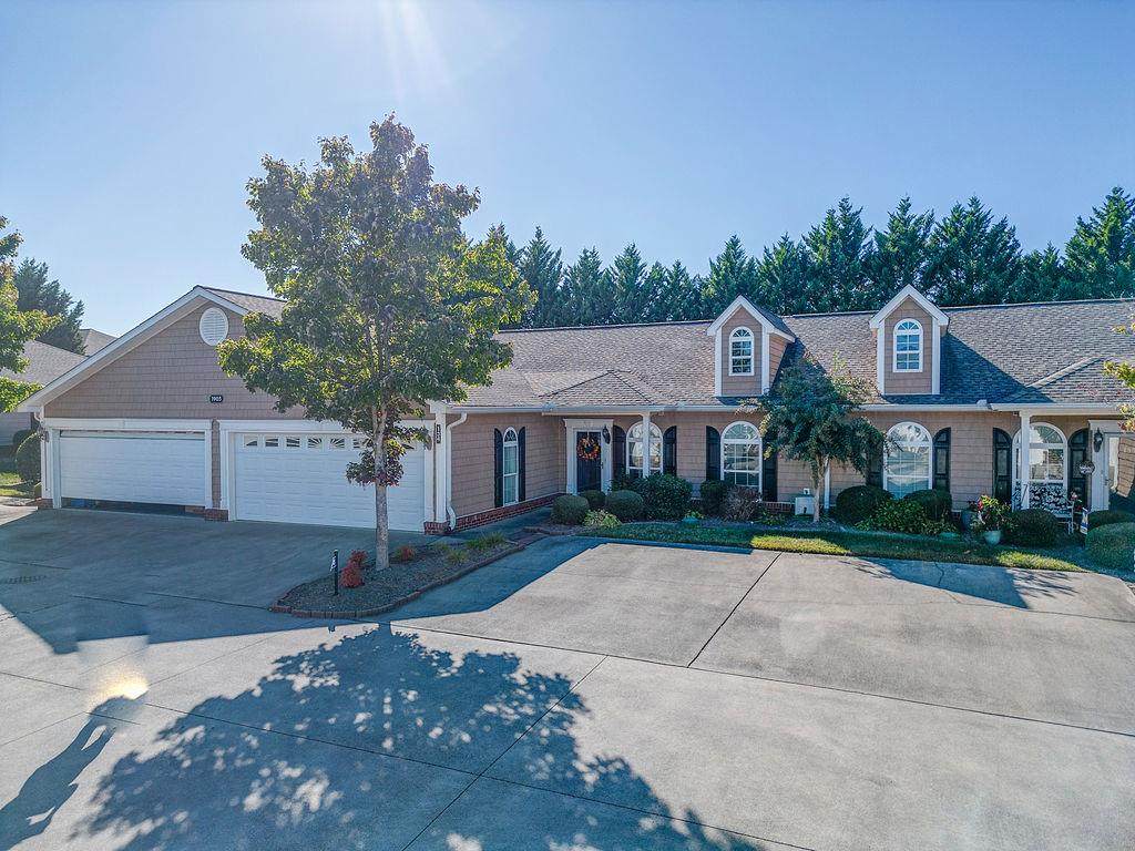 1905 Middle Summit Drive - Photo 1