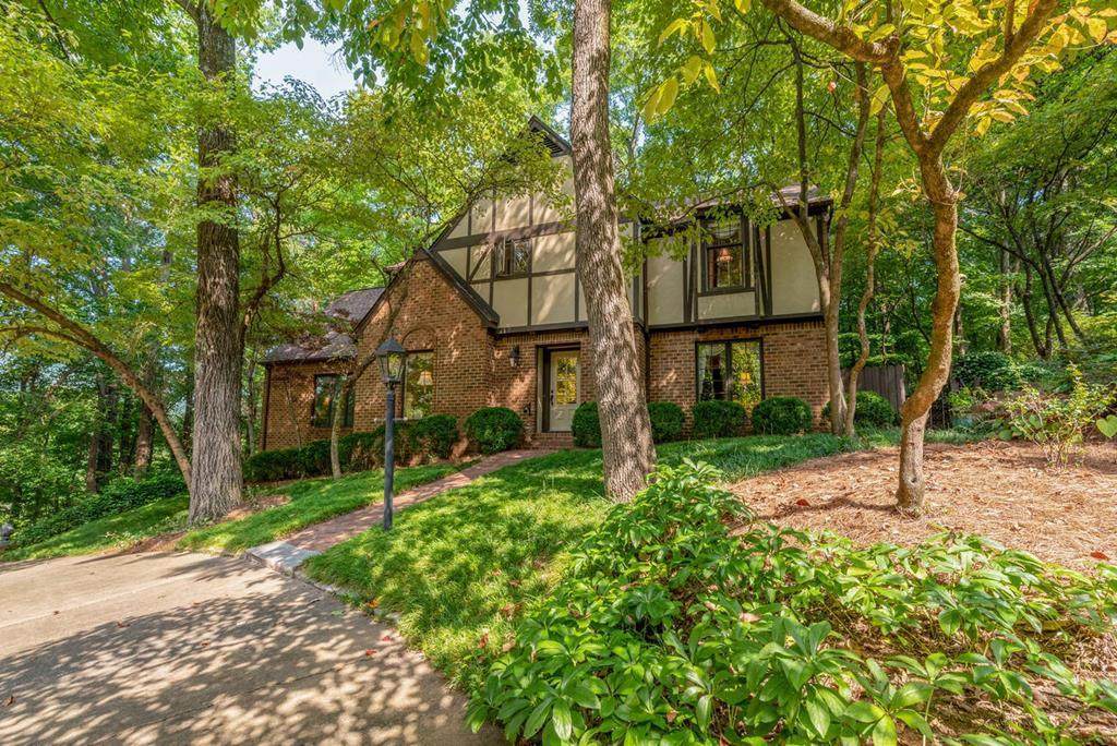 1712 Violet Way - Photo 1