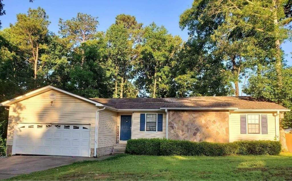 112 Monterey Drve - Photo 1