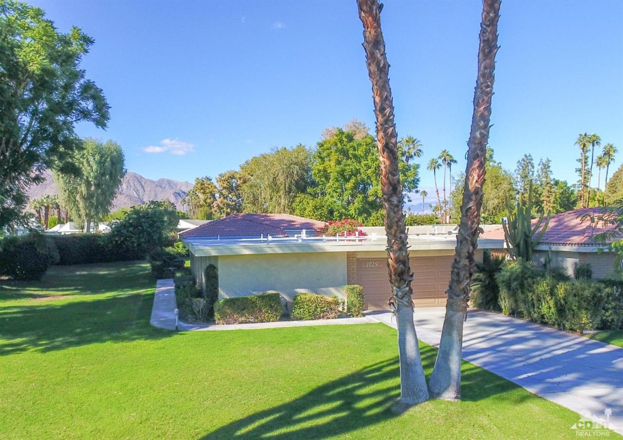 1029 Oakcrest Drive - Photo 1