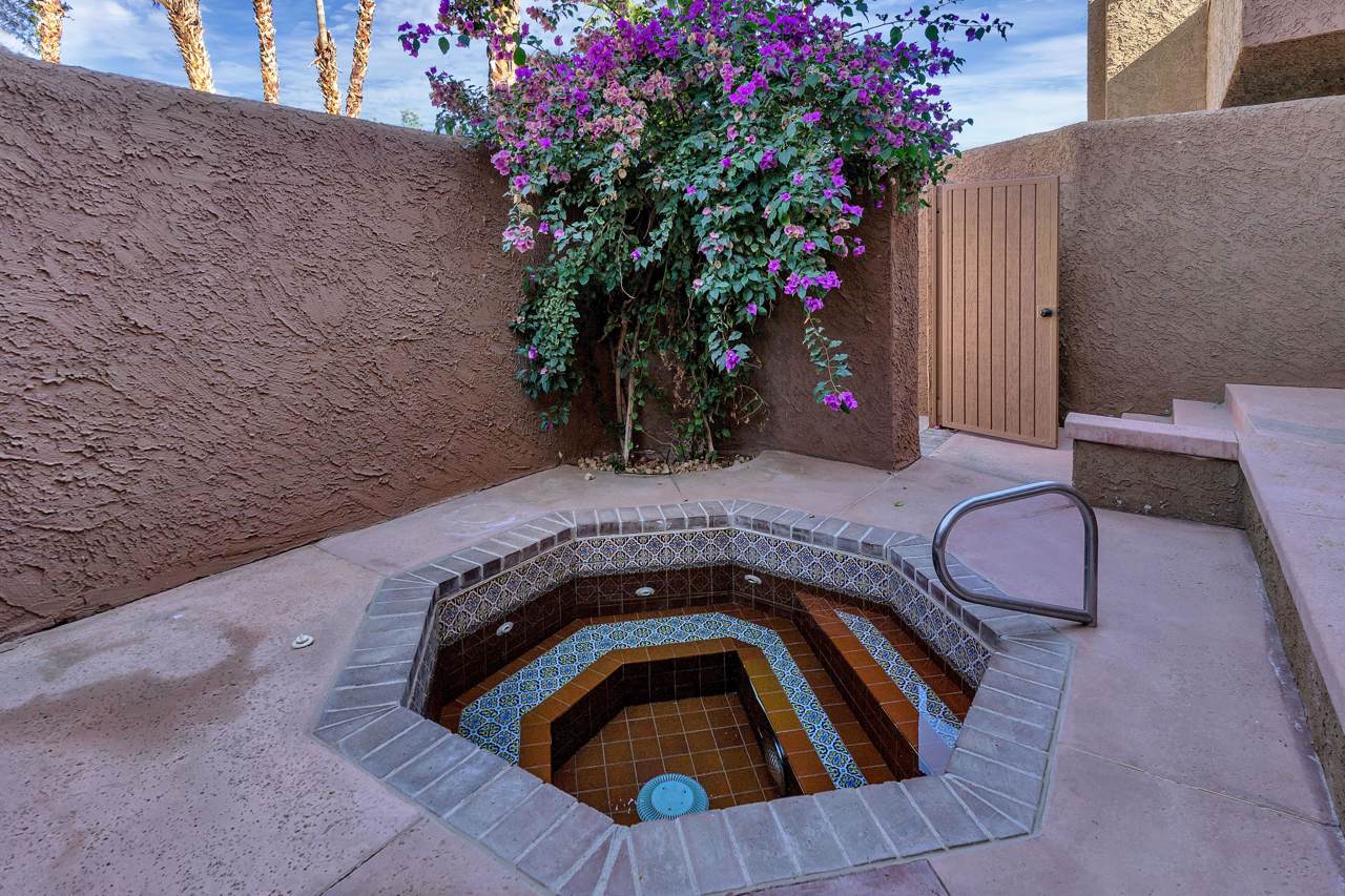 49067 Mariposa Drive - Photo 1