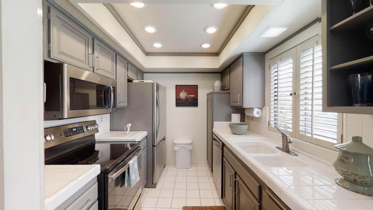 1421 Sunrise Way - Photo 1