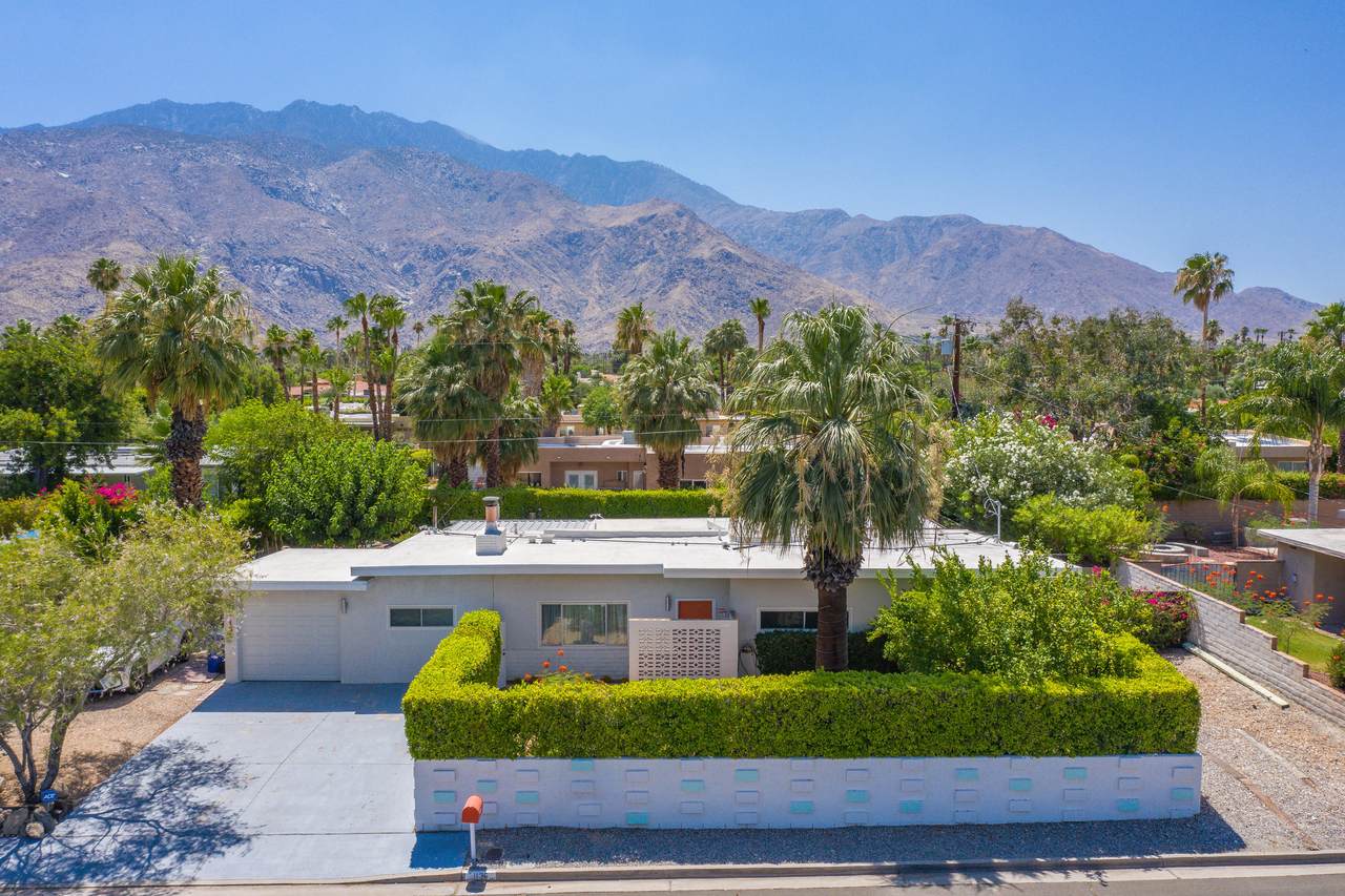 1135 Sunrise Way - Photo 1