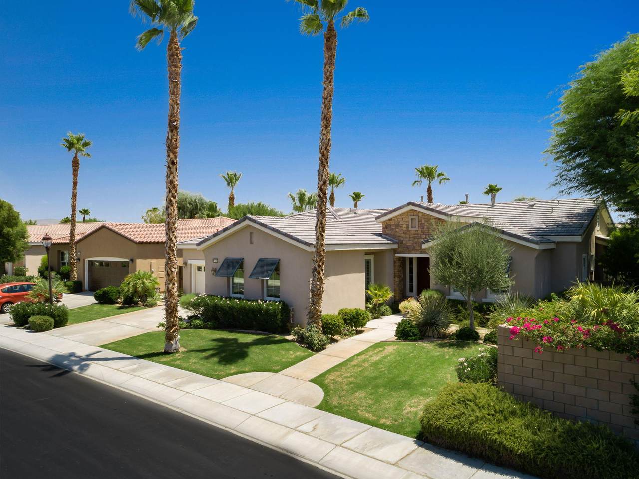 61260 Portulaca Drive - Photo 1