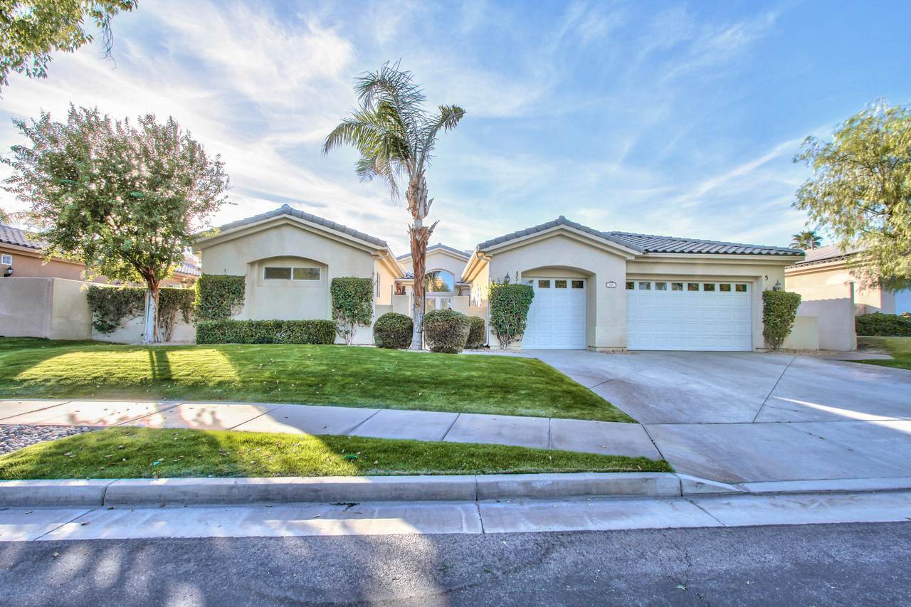 5 Buckingham Way - Photo 1