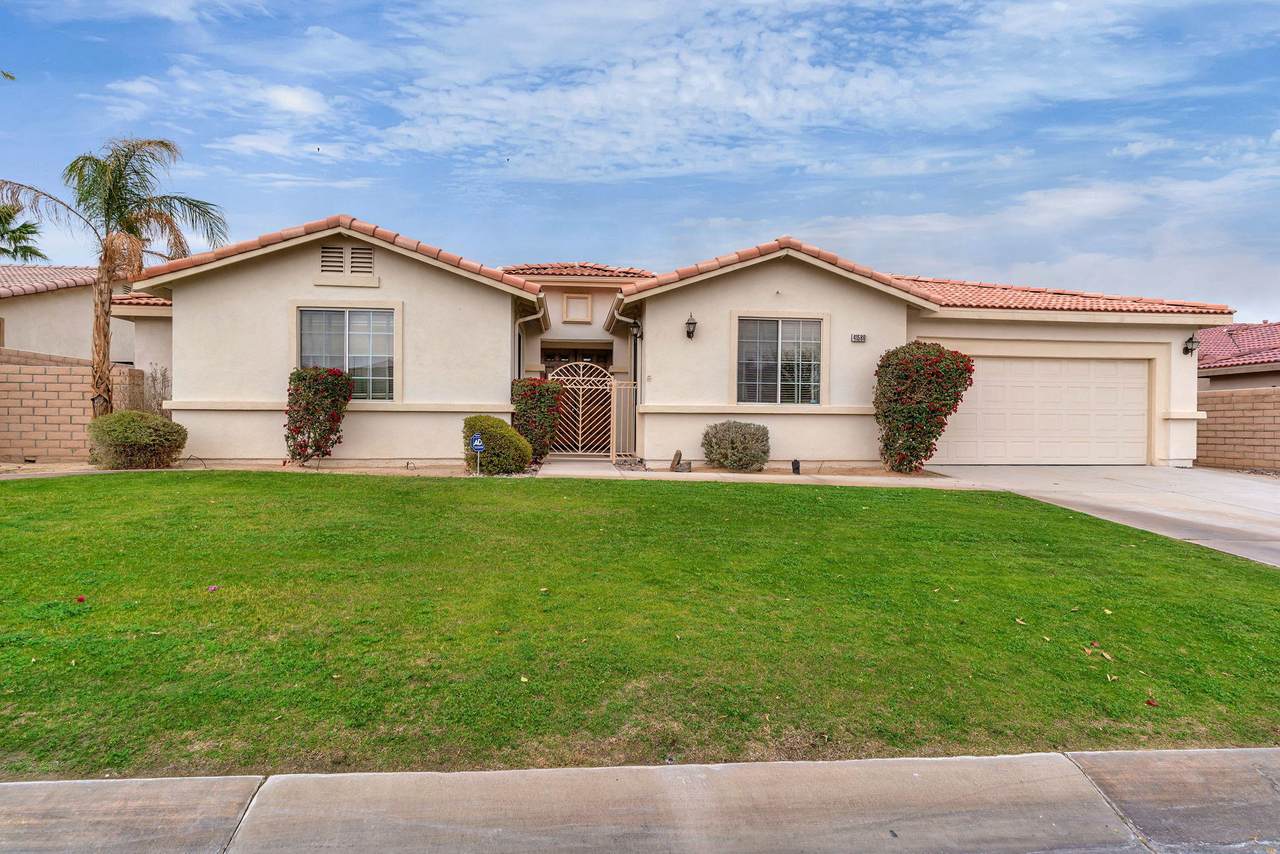 41580 Goodrich Street - Photo 1