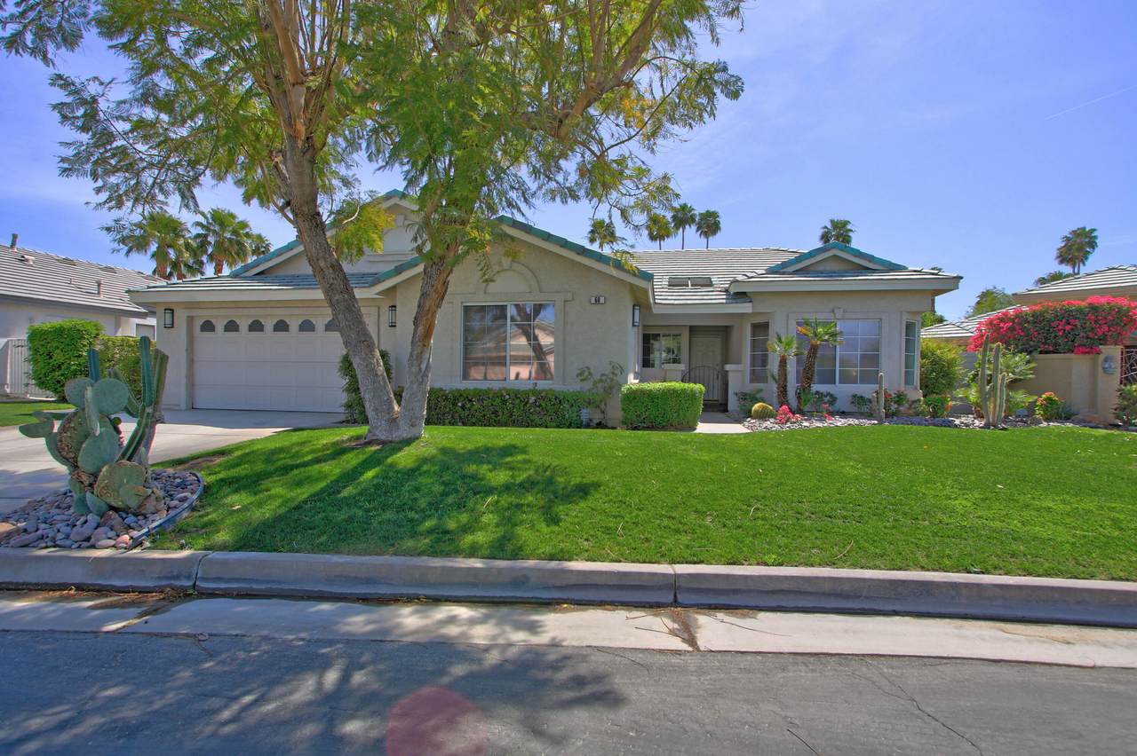 68 Sutton Place - Photo 1