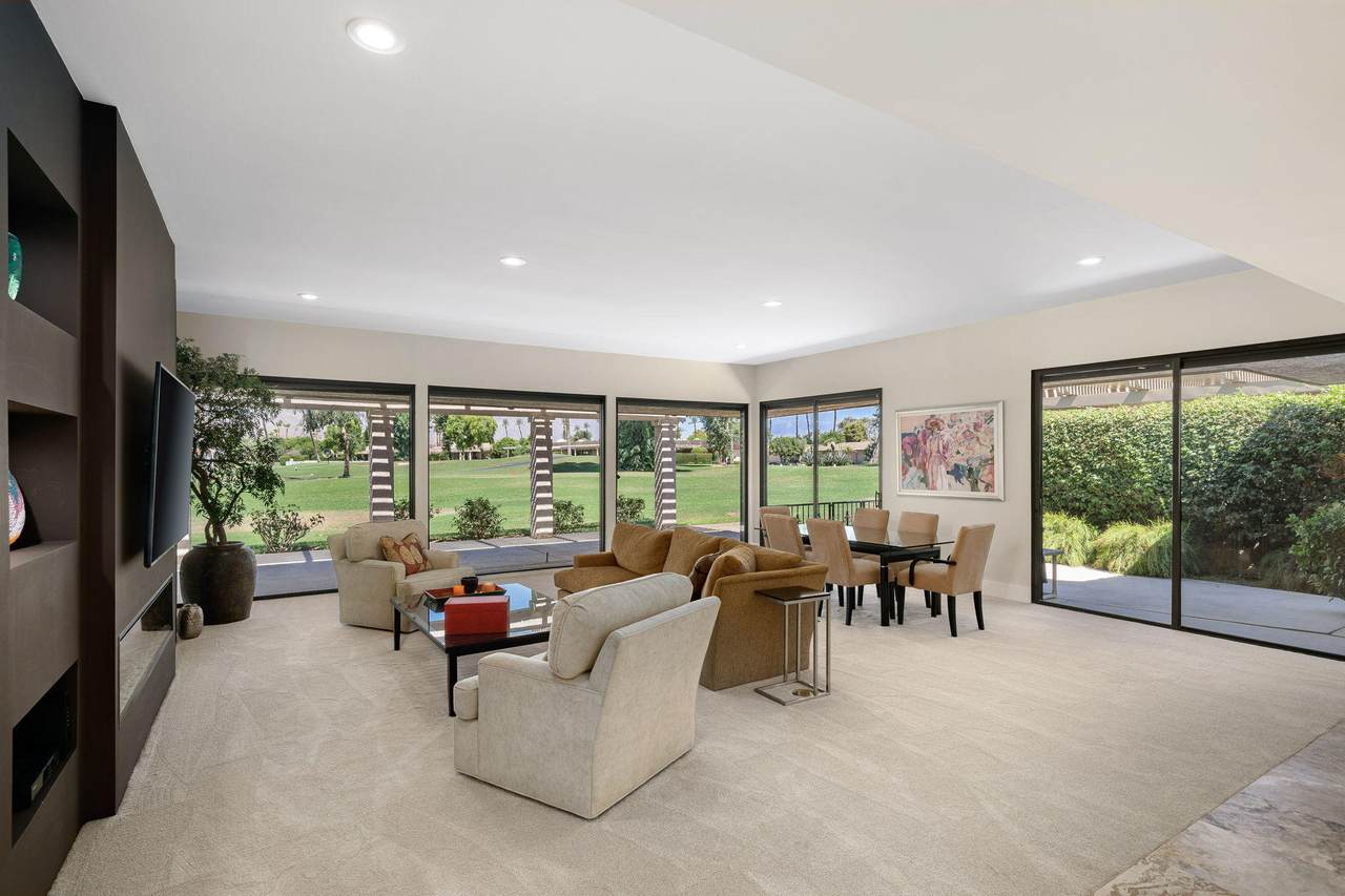 5 Lafayette Drive - Photo 1