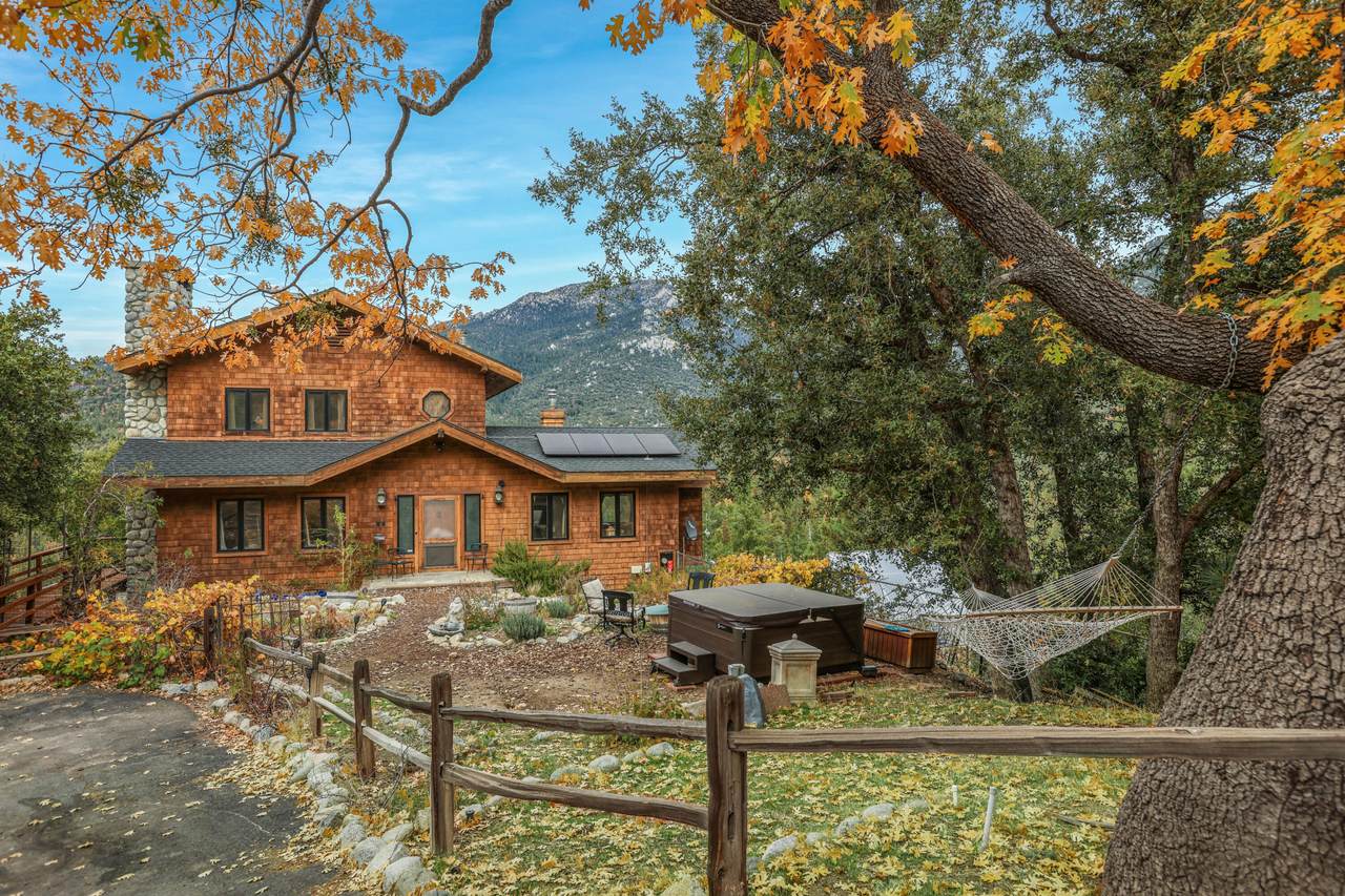 54620 Crest Drive - Photo 1