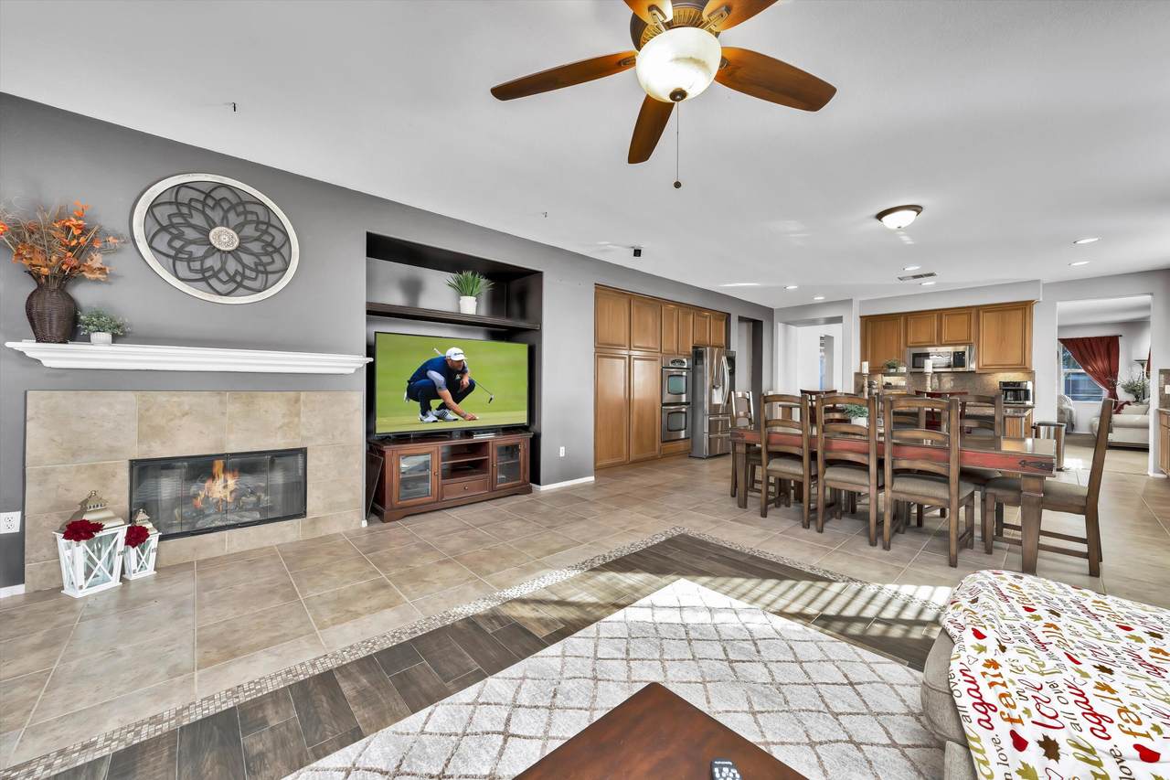 37489 Fossdyke Street - Photo 1