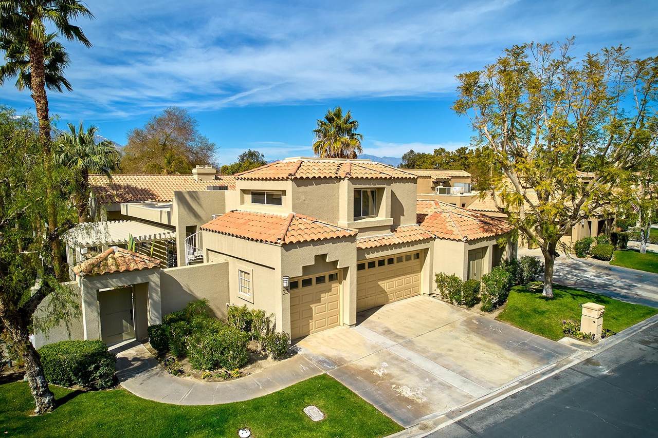 23 Oak Tree Drive - Photo 1