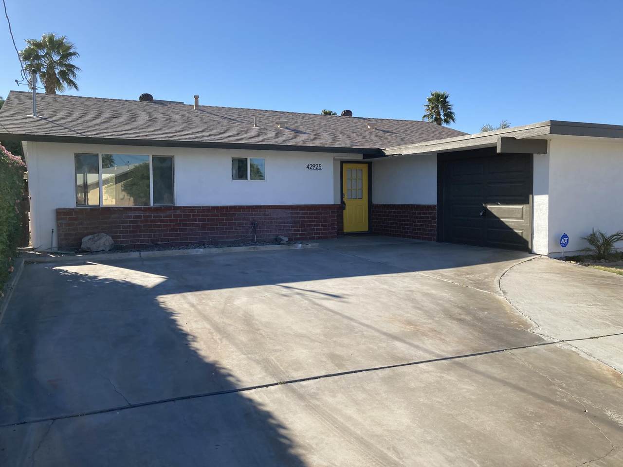 42925 Connecticut Street - Photo 1
