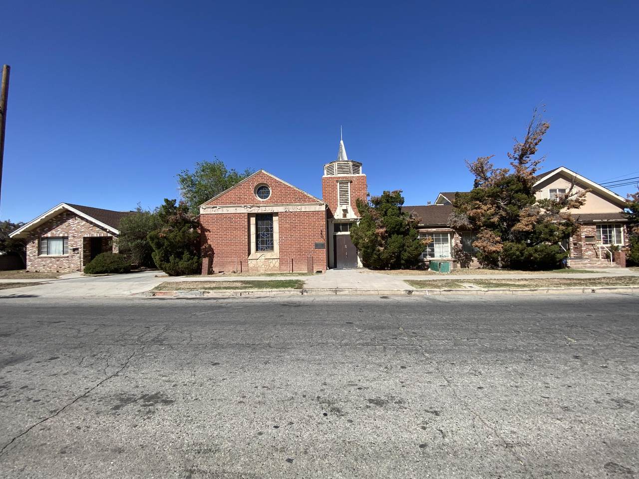 44653 Date Avenue - Photo 1