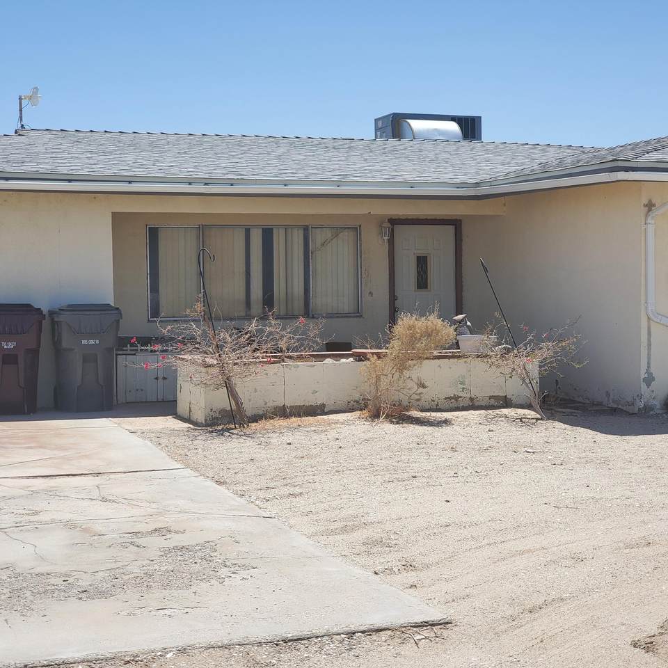 2206 Santa Barbara Avenue - Photo 1