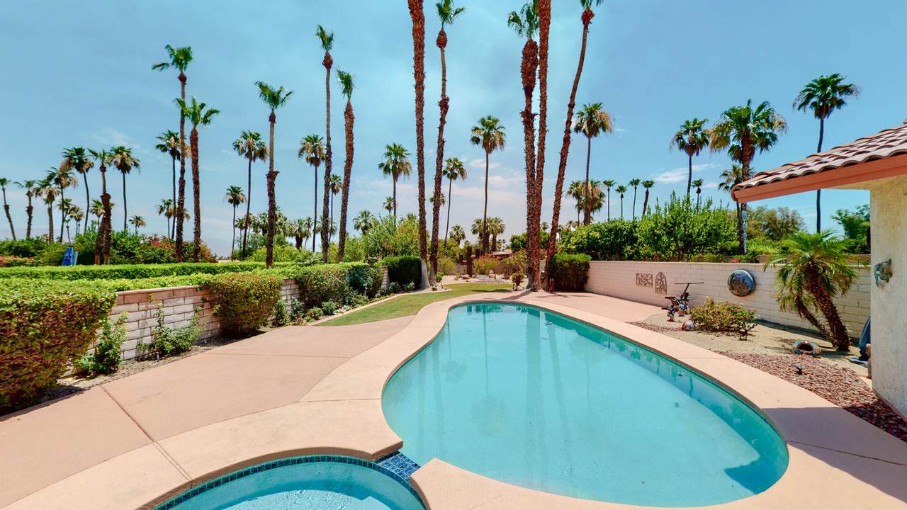 38960 Kilimanjaro Drive - Photo 1