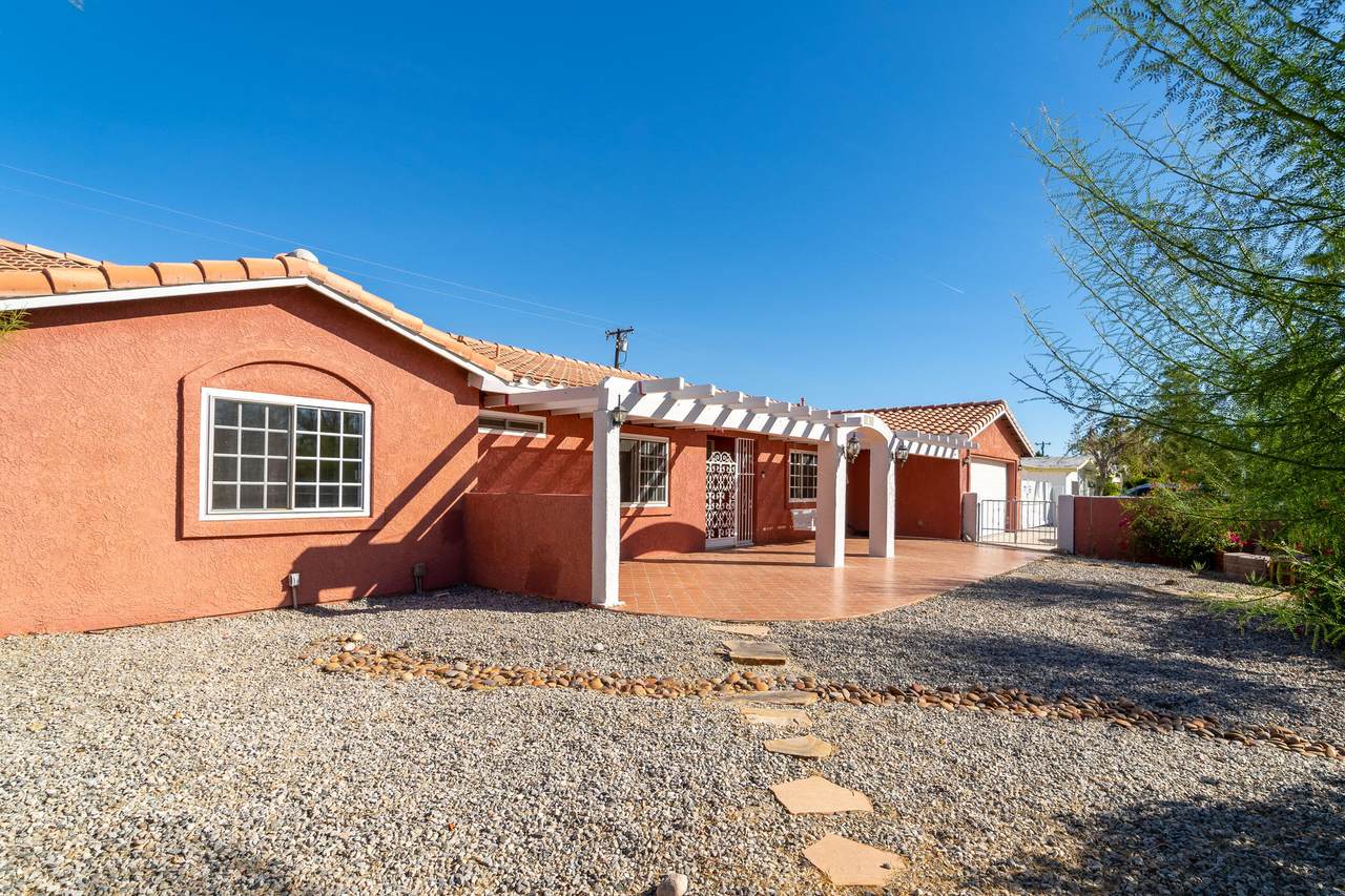 1760 Rochelle Road - Photo 1